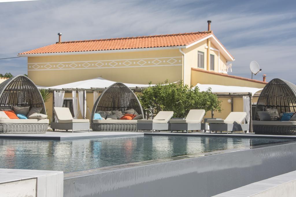 The Fig Boutique Suites Salir de Porto Eksteriør billede